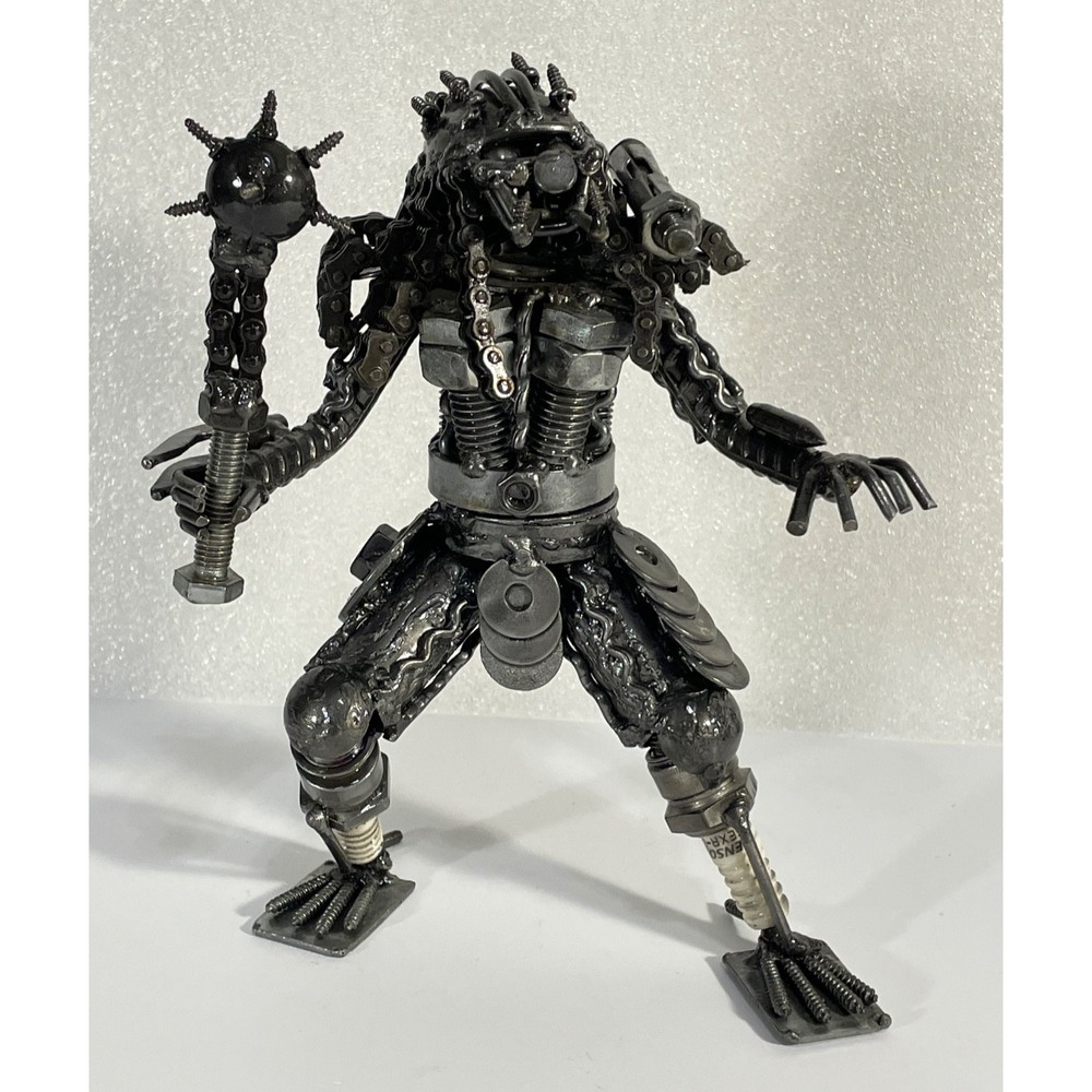 PREDATOR METAL HANDMADE SCULPTURE WELDED SCRAP PARTS 8" DISPLAY FIGURE ART